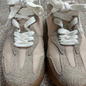 Sam Edelman Beige and White Sneakers
